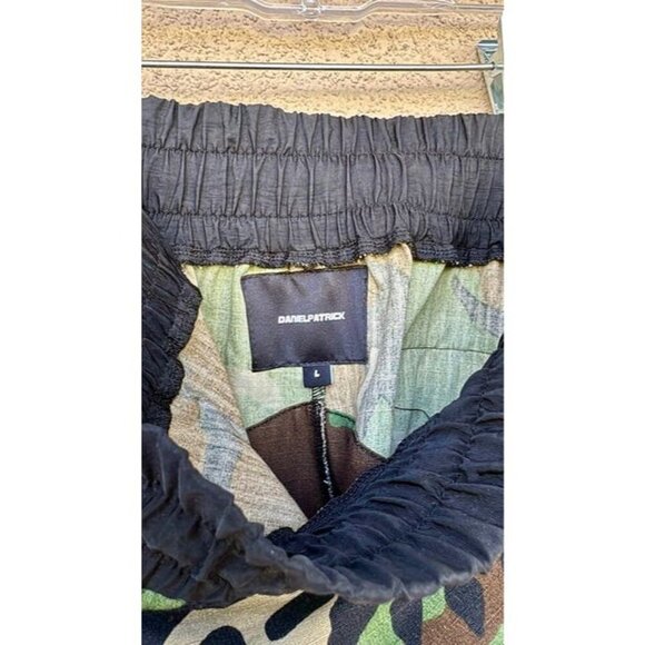 Daniel Patrick Mens Camo Shorts Large New Designer - Picture 6 of 9